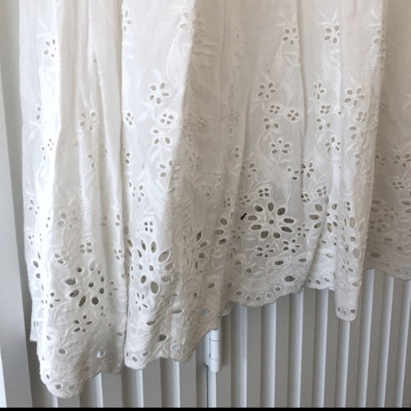 🌜Spell🌛 White Lacey Skirt with Side Slits - Picture 7 of 8